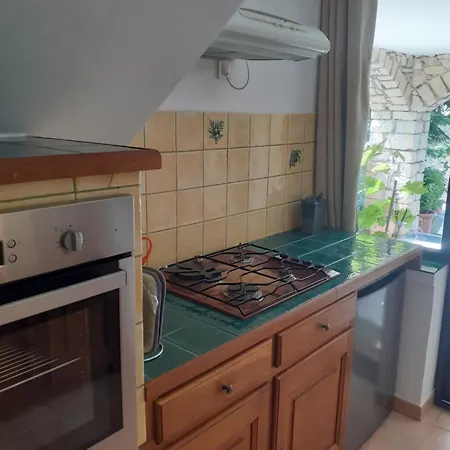 Oda ve Kahvaltı La Tonnelle